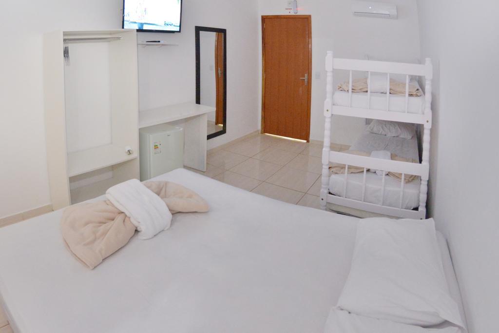 Standard Family Room,994164949:JPEG