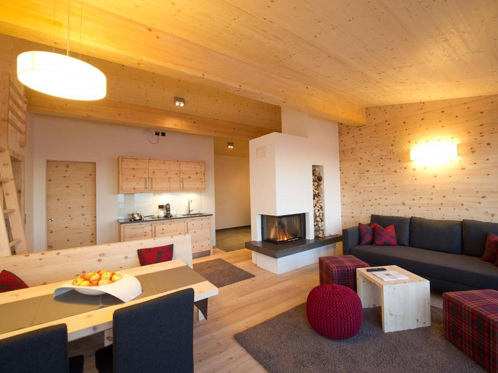 Apartment mit 2 Schlafzimmern, einem Balkon und Bergblick