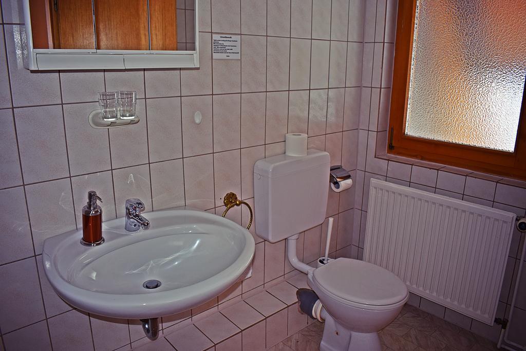 Large Double Room,342333577:JPEG