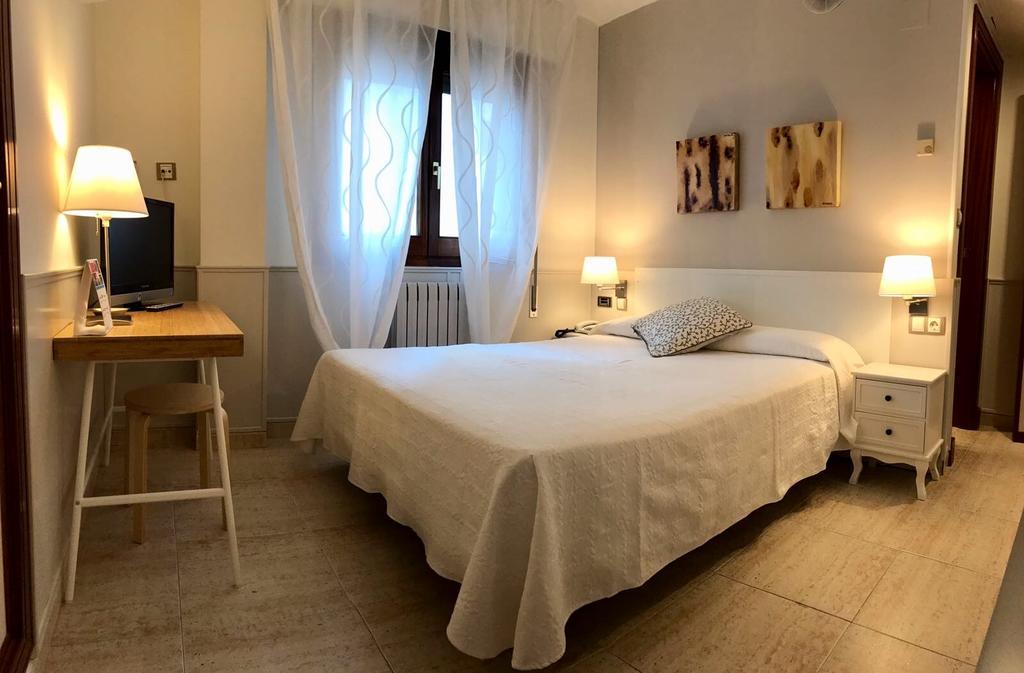 Double or Twin Room,415705857:JPEG