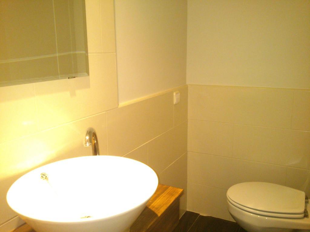 6-Bed Mixed Dormitory Room