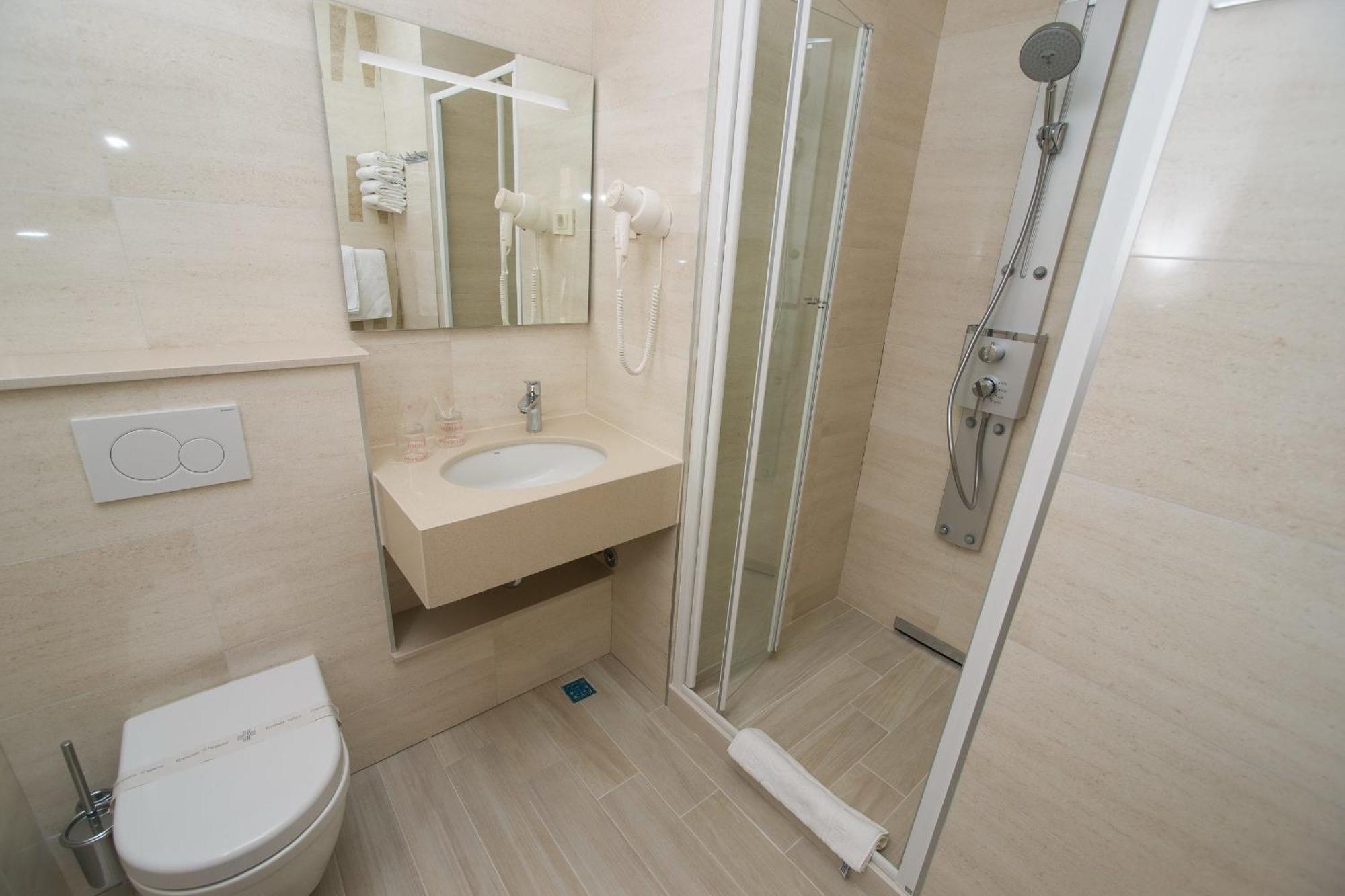 Double Room Mountain View