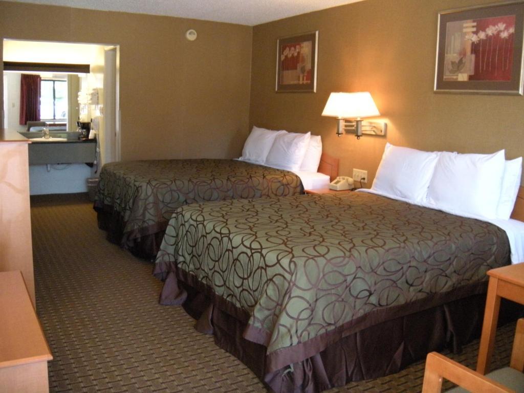 Queen Room with Two Queen Beds - Non-Smoking