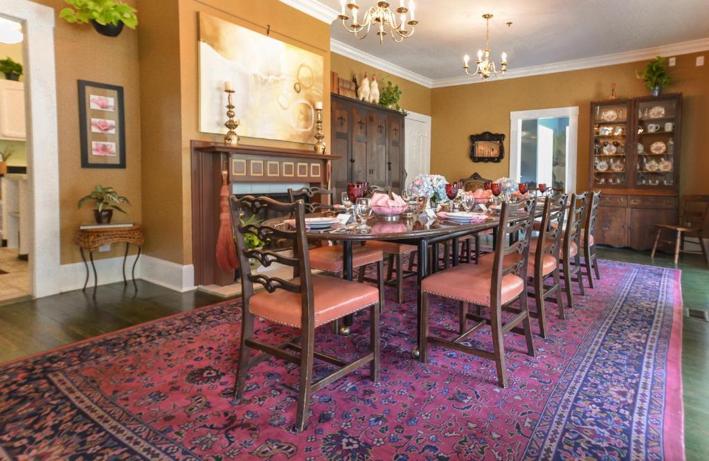 Queen Room