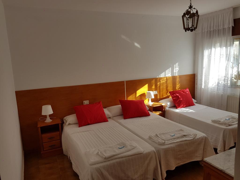 Triple Room with Shared Toilet,372461710:JPEG