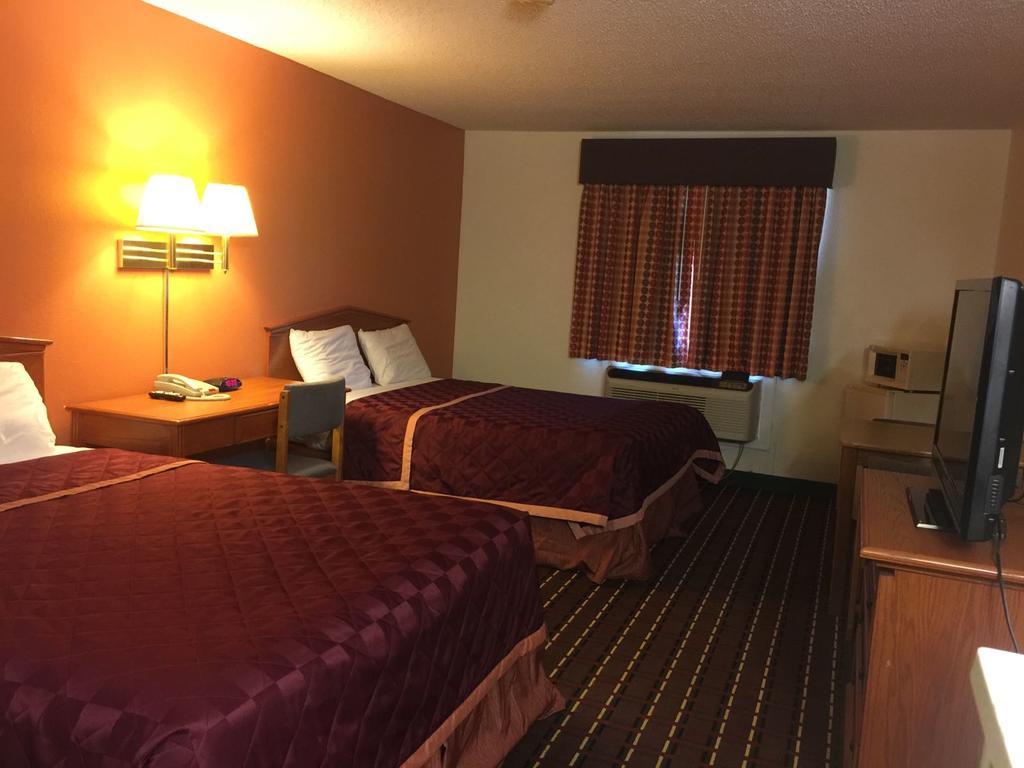 Standard Queen Room
