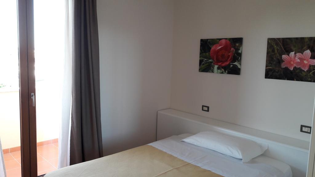 Single Room,377249506:JPEG