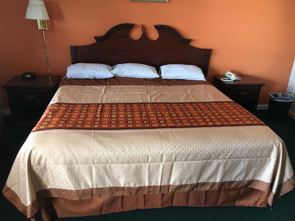 King Room - Non-Smoking