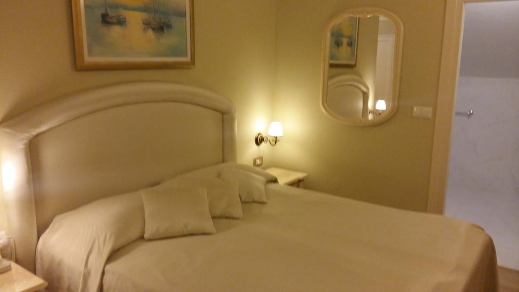 Standard Double Room Balcony,548830428:JPEG