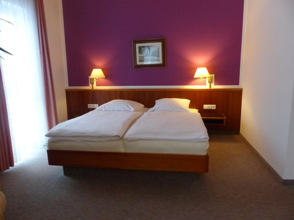 Double Room,398464863:JPEG