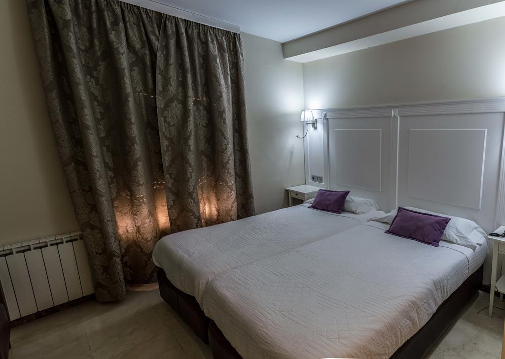 Twin Room,377919694:JPEG