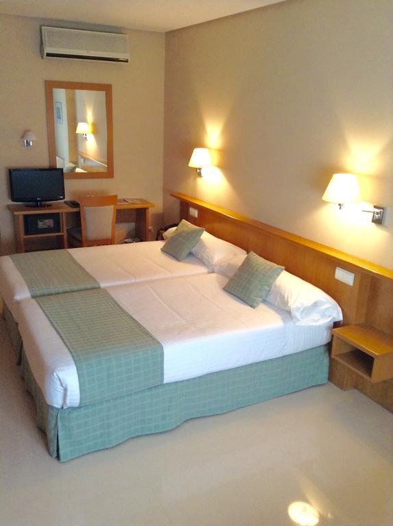 Twin Room,378061954:JPEG