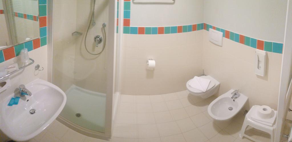 Two Connecting Double Rooms,378211954:JPEG