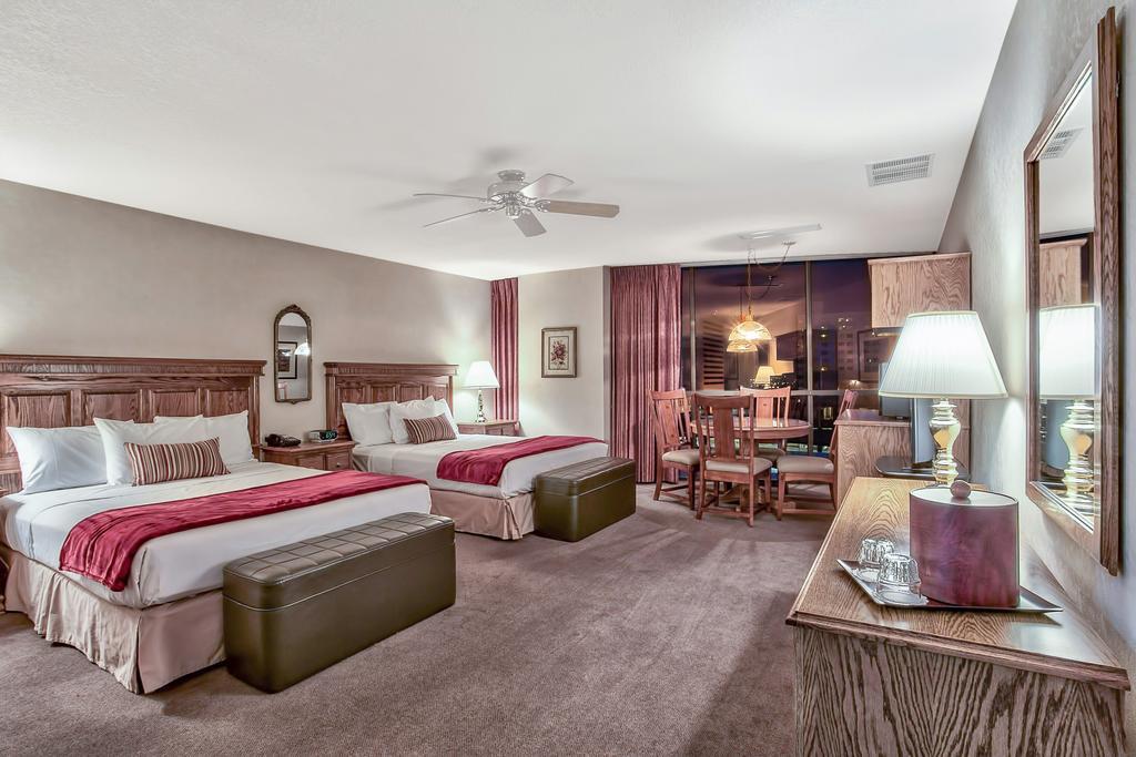 Deluxe Queen Room with Two Queen Beds - Non-Smoking,378314692:JPEG