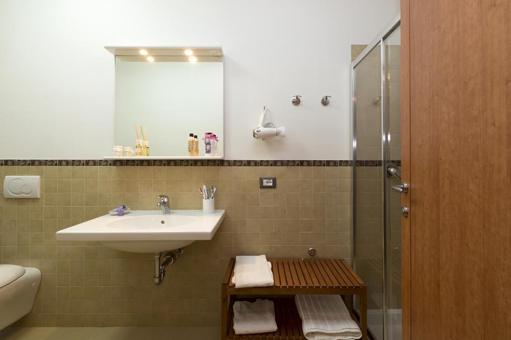 Double Room Private External Bathroom,382209661:JPEG