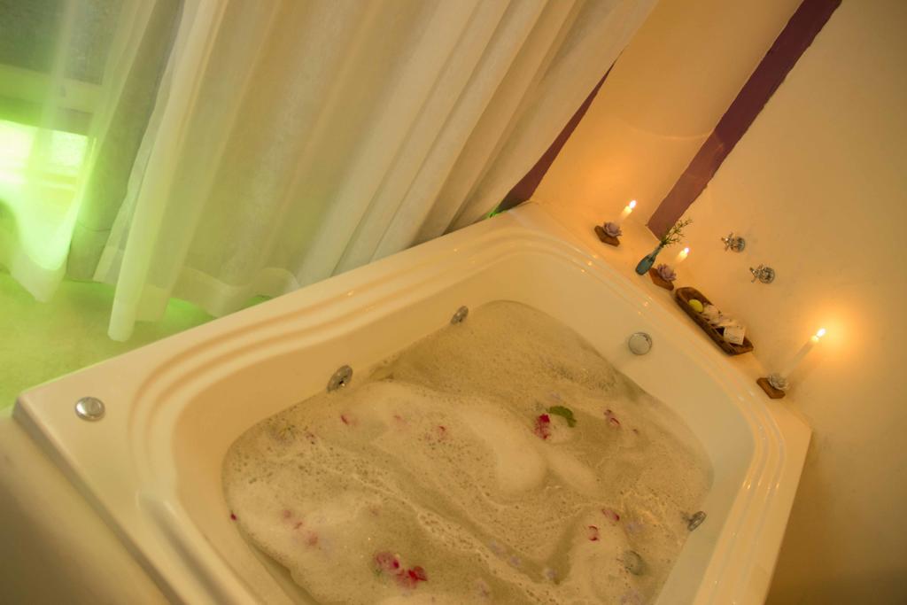 Suite Spa Bath