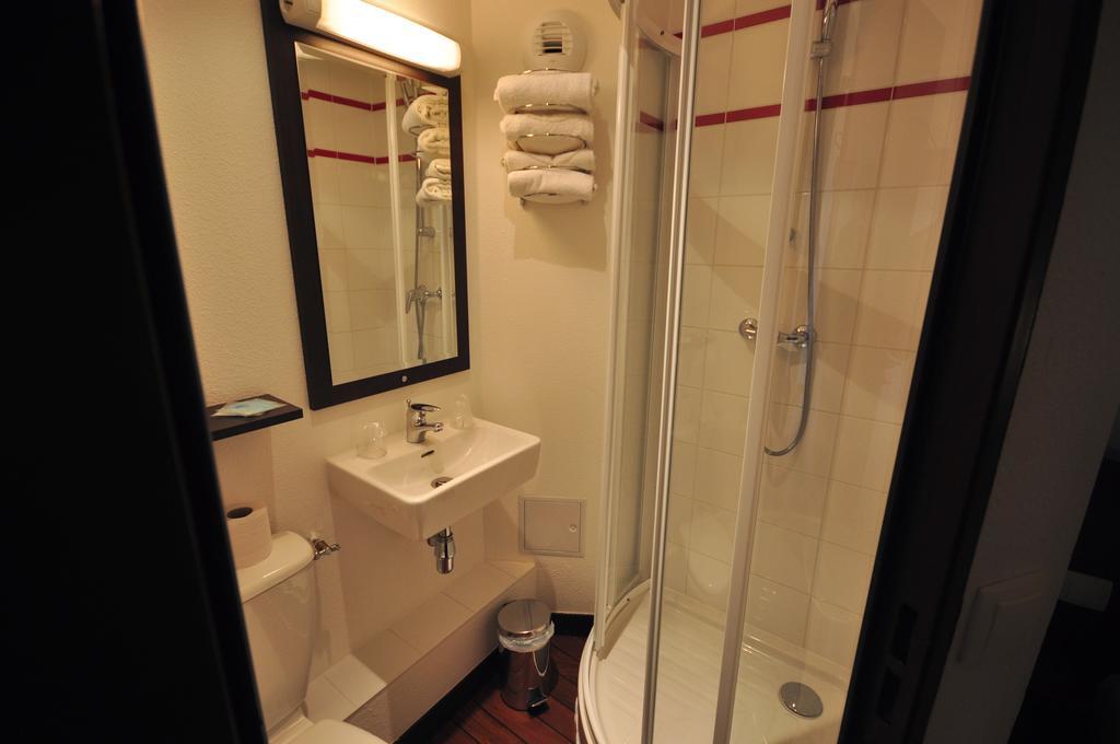 Twin Room,1224573773:JPEG