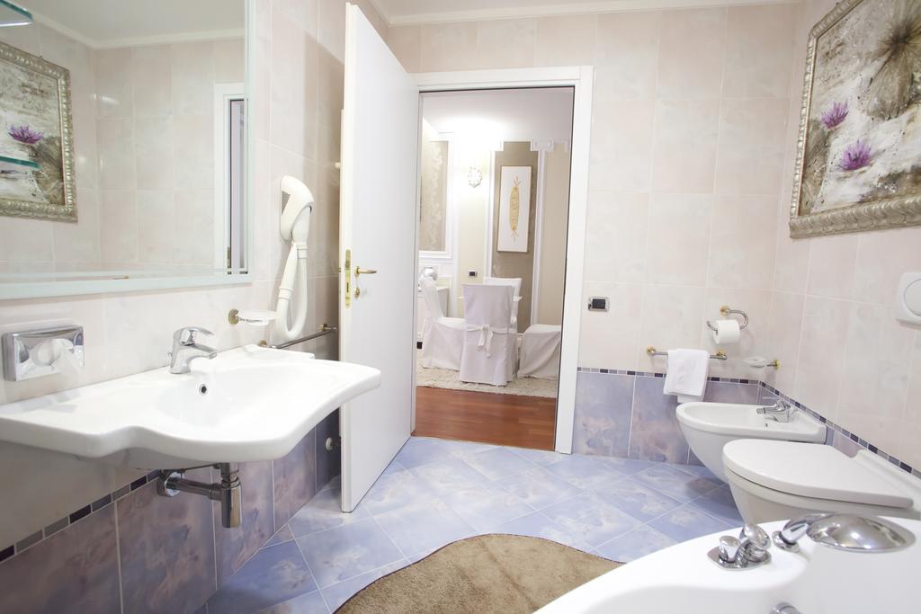 Suite Spa Bath
