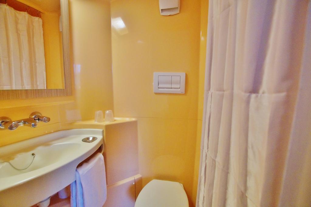 Triple Room 1 Double Bed 1 Single Bed,379295458:JPEG