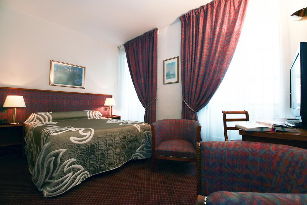 Standard Double Room,379435375:JPEG