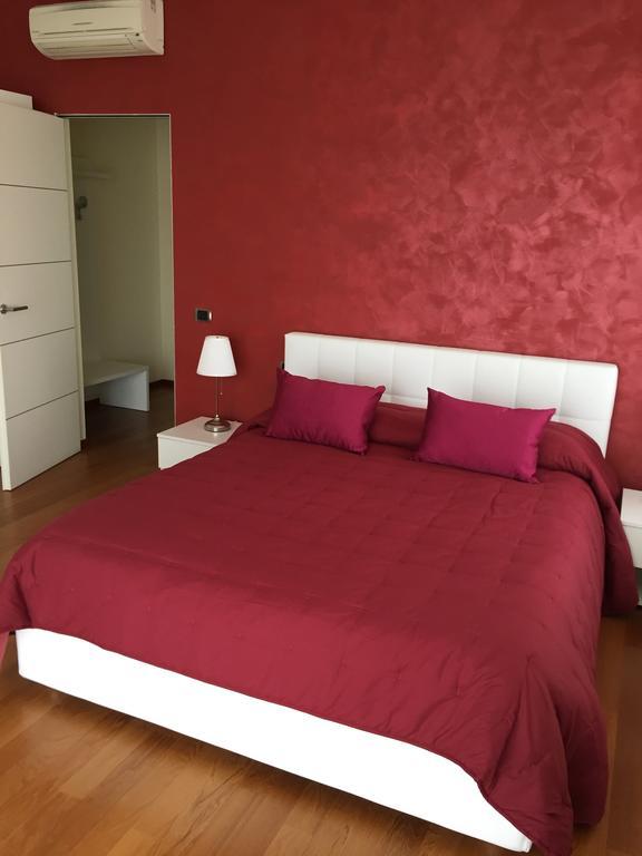 Deluxe Apartment,379525555:JPEG