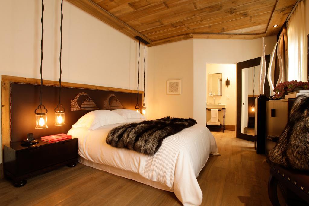 Surf Themed Queen Room