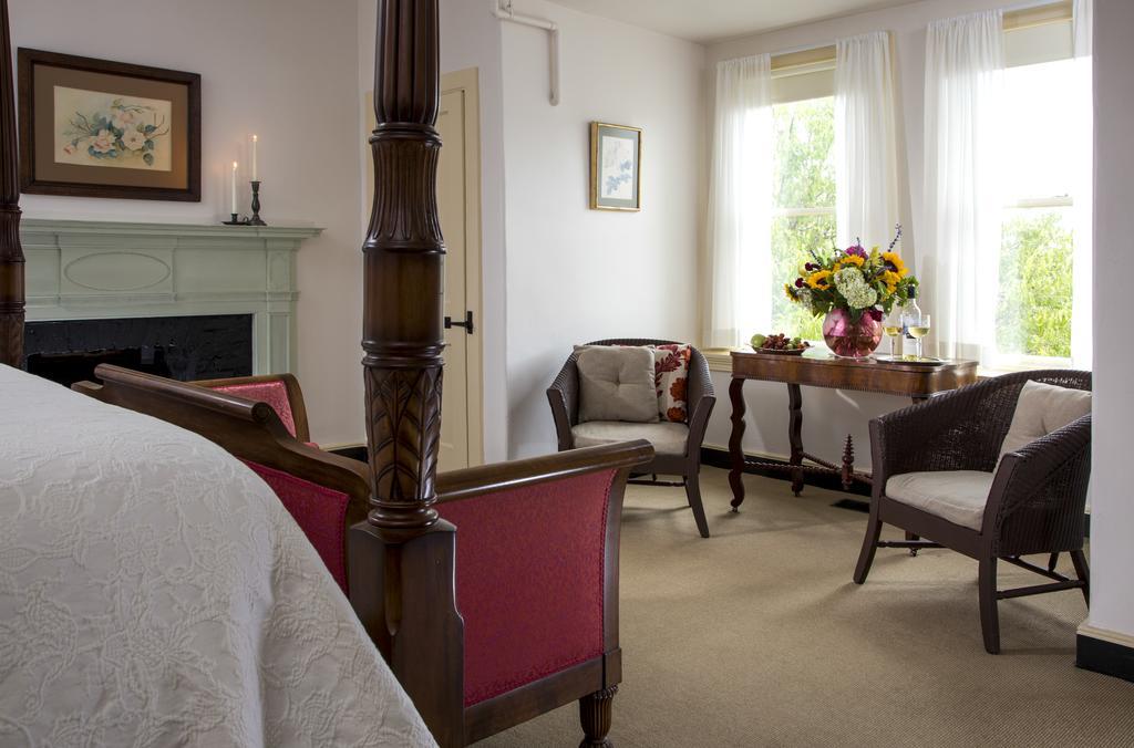 Deluxe King Suite