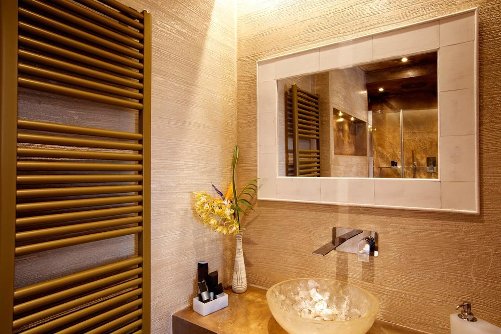 Double or Twin Room Private Bathroom