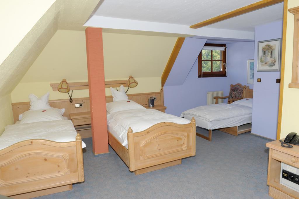 Dreibettzimmer