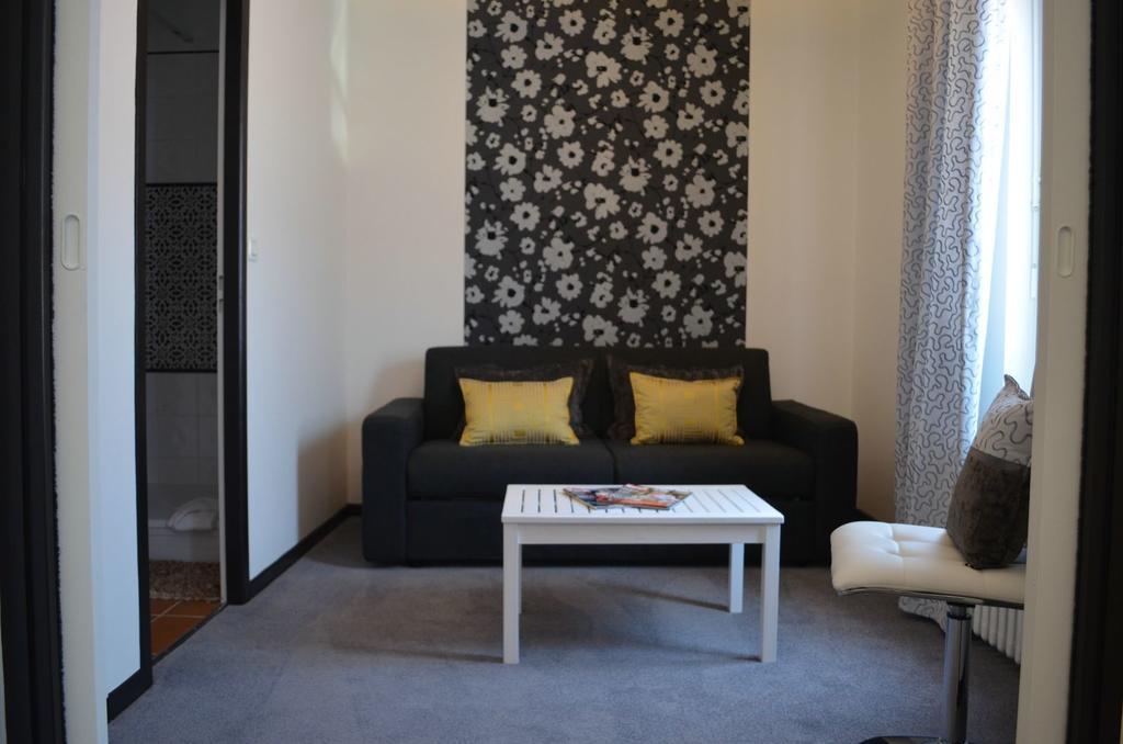 Family Room,1194425758:JPEG
