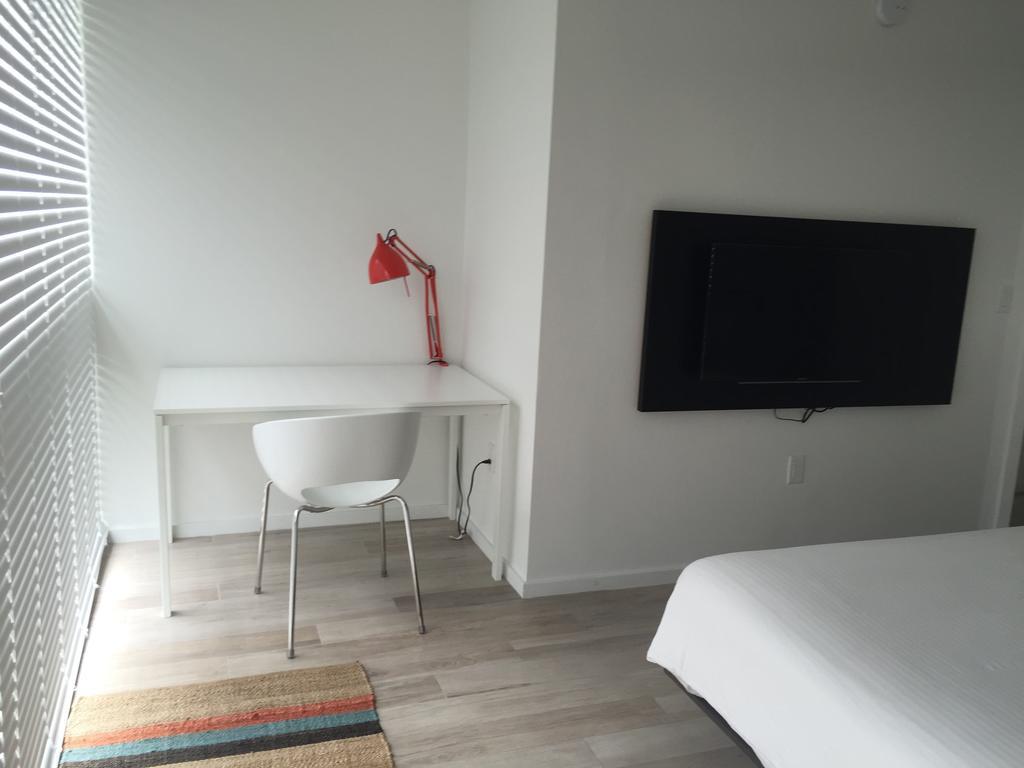 Two-Bedroom Apartment 1 King & 3 Twins