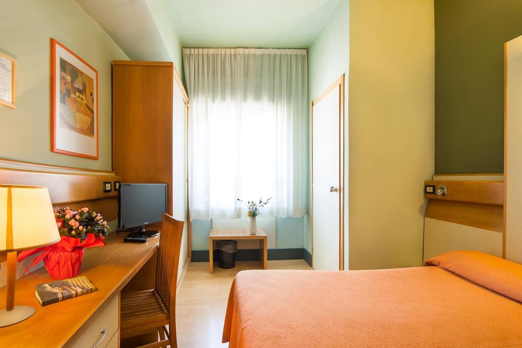 Economy Double Room,382713259:JPEG