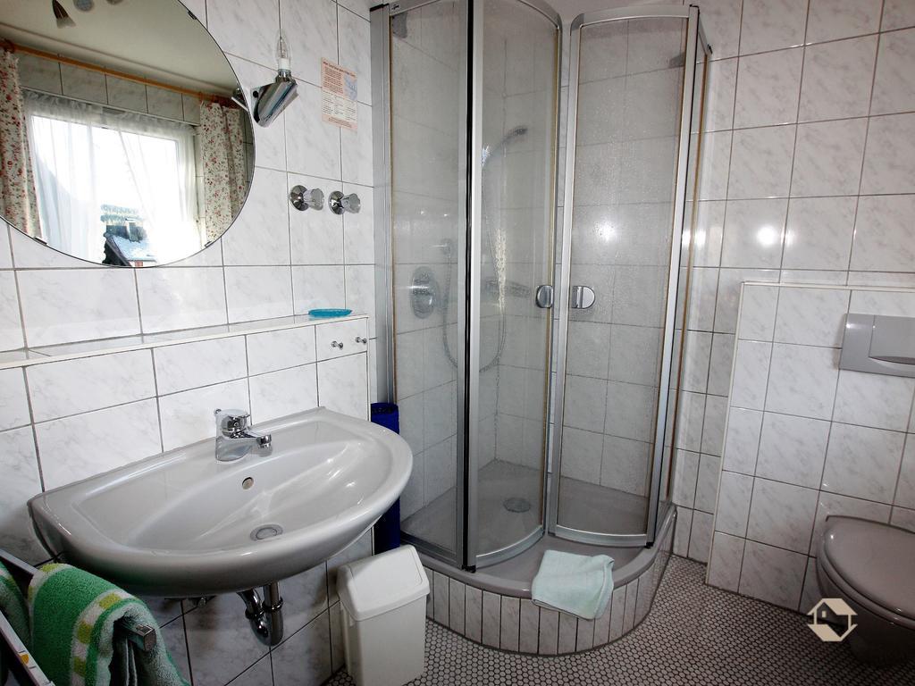 Large Double Room,388709138:JPEG