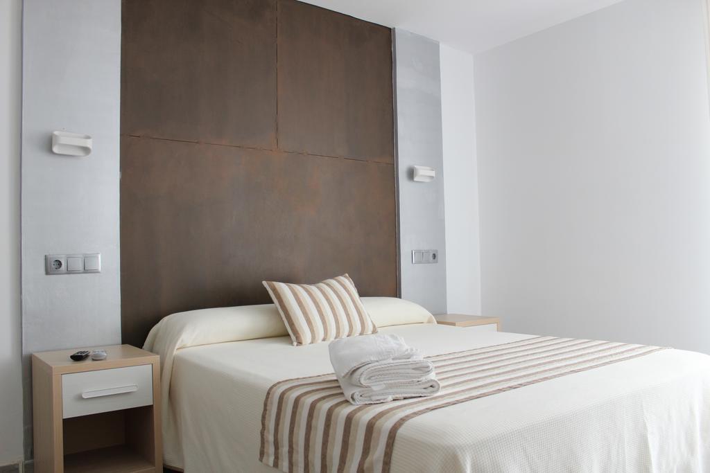 Double or Twin Room,388948859:JPEG
