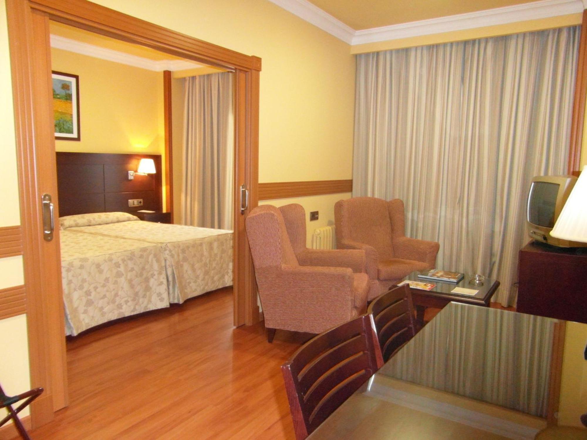 Twin Room,1272818758:JPEG