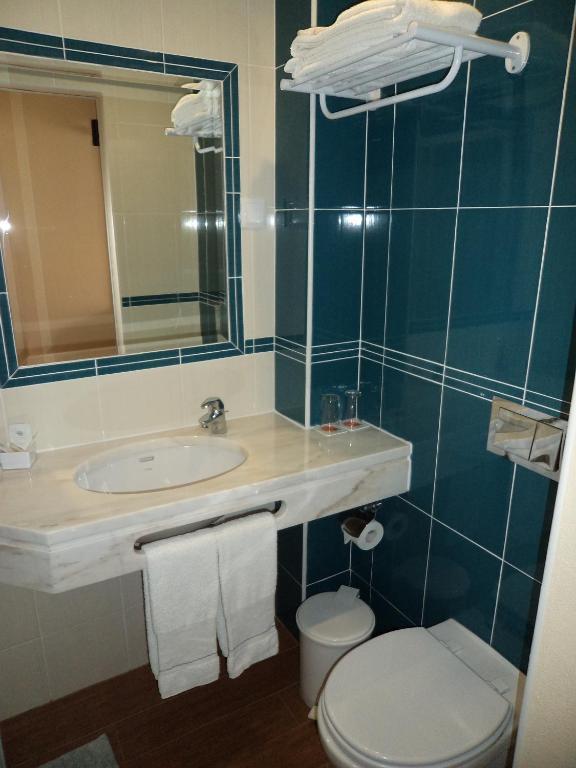 Twin Room with Balcony with Front View,11507692:JPEG