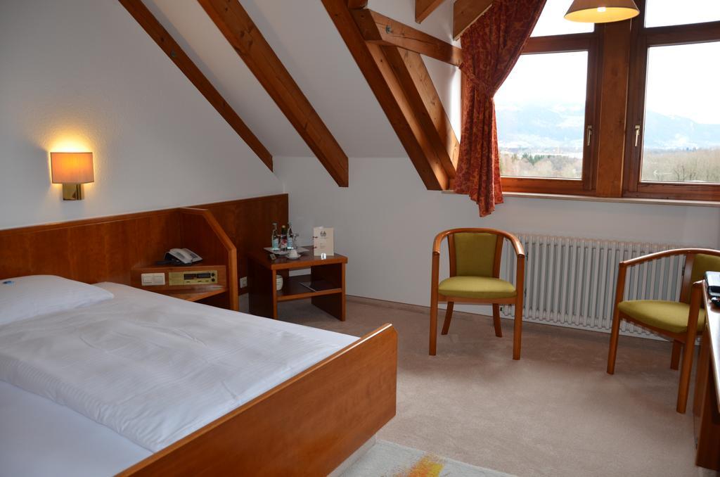 Single Room Lake View