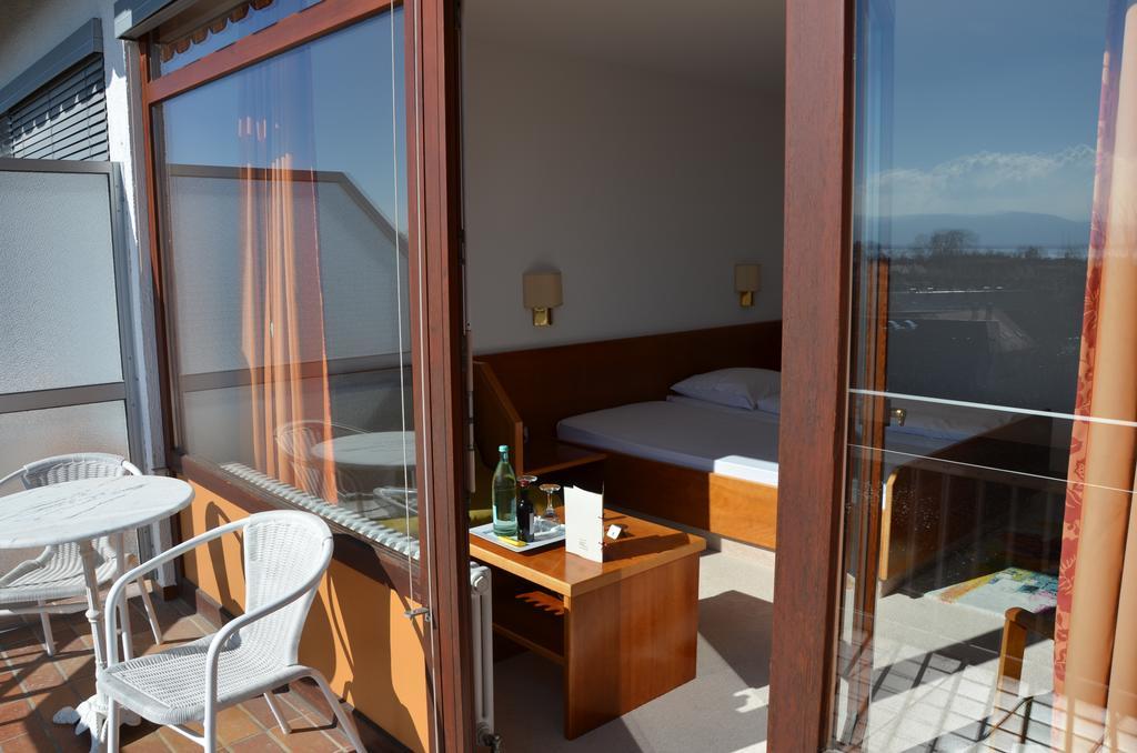 Single Room Lake View