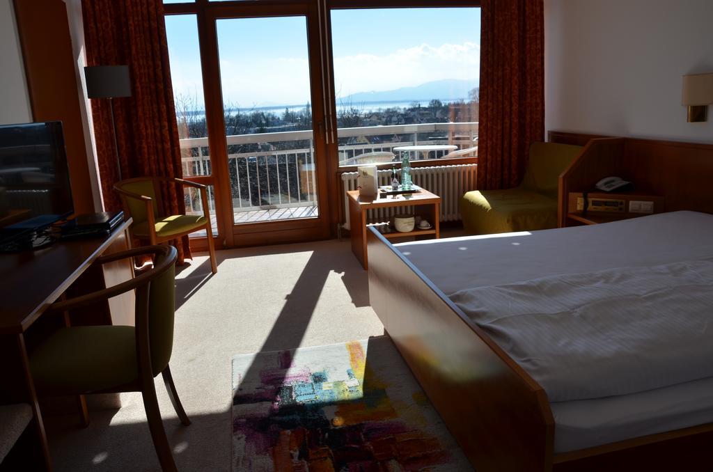 Single Room Lake View