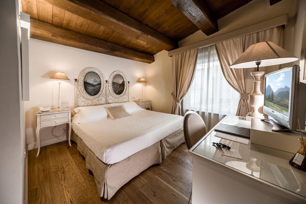 Standard Double or Twin Room,393594153:JPEG