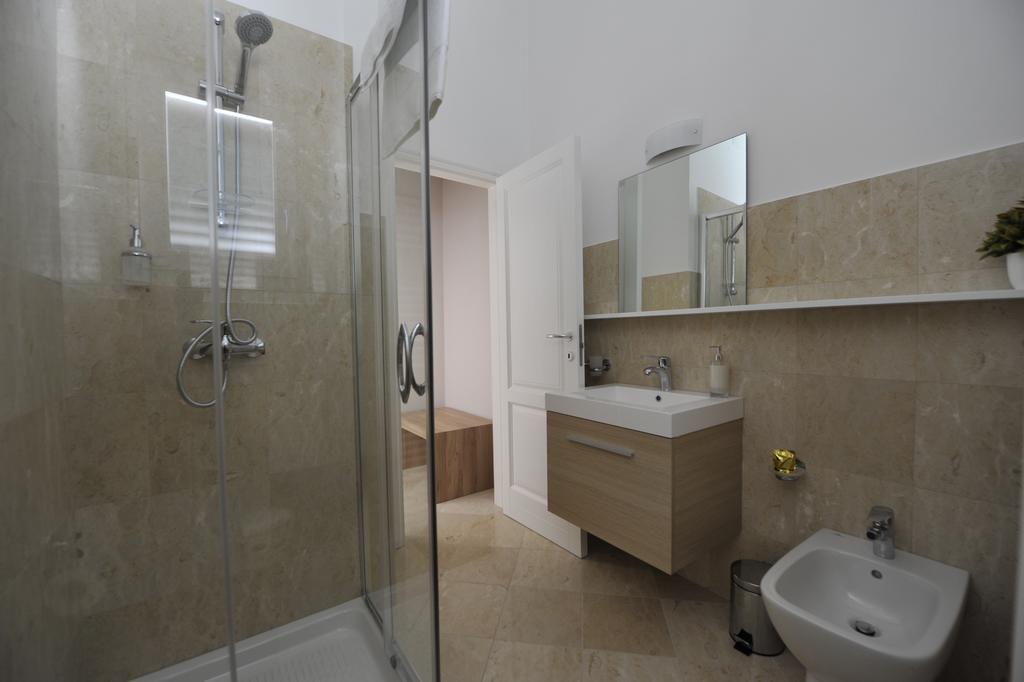 Single Room,394775199:JPEG