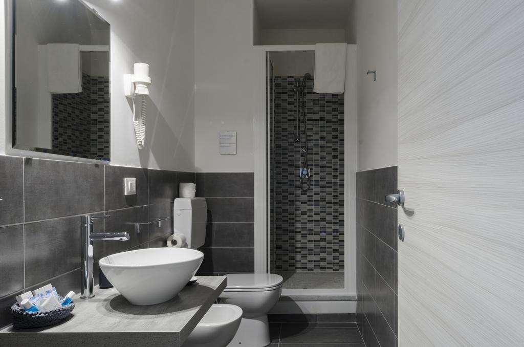 Double Room Private Bathroom,267340277:JPEG