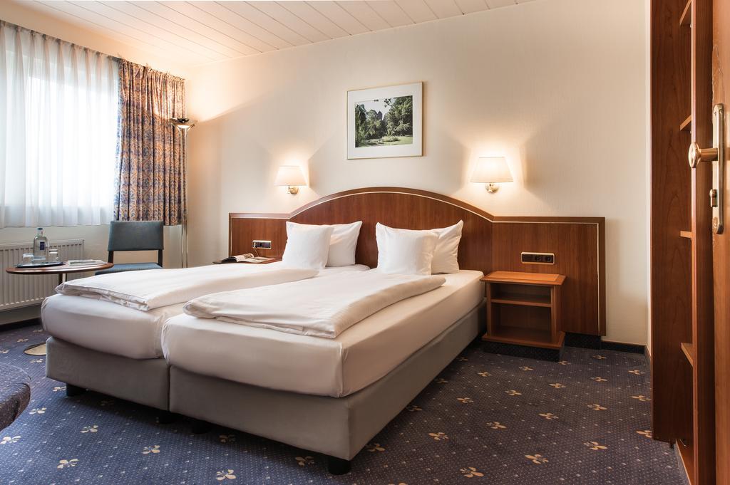 Double Room quiet location,395689500:JPEG