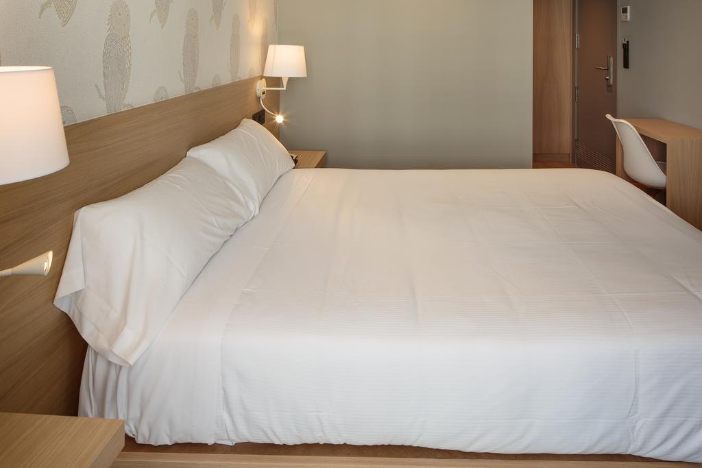 Double Room with Private Bathroom,395781936:JPEG