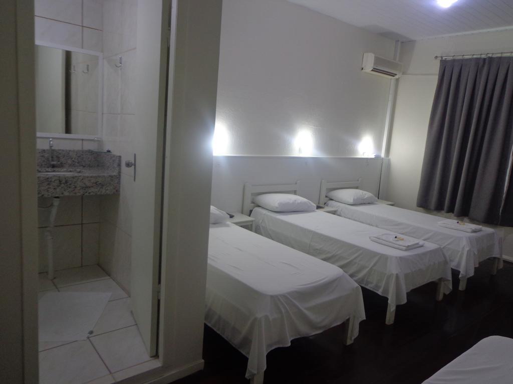 Quarto 4 Camas de Solteiro