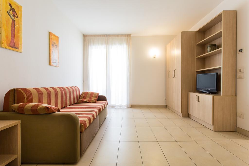 One-Bedroom Apartment,822898970:JPEG