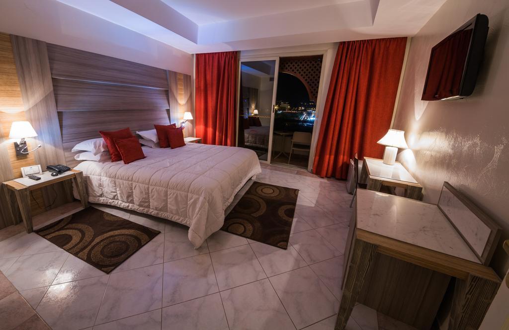 Double or Twin Room,399679902:JPEG