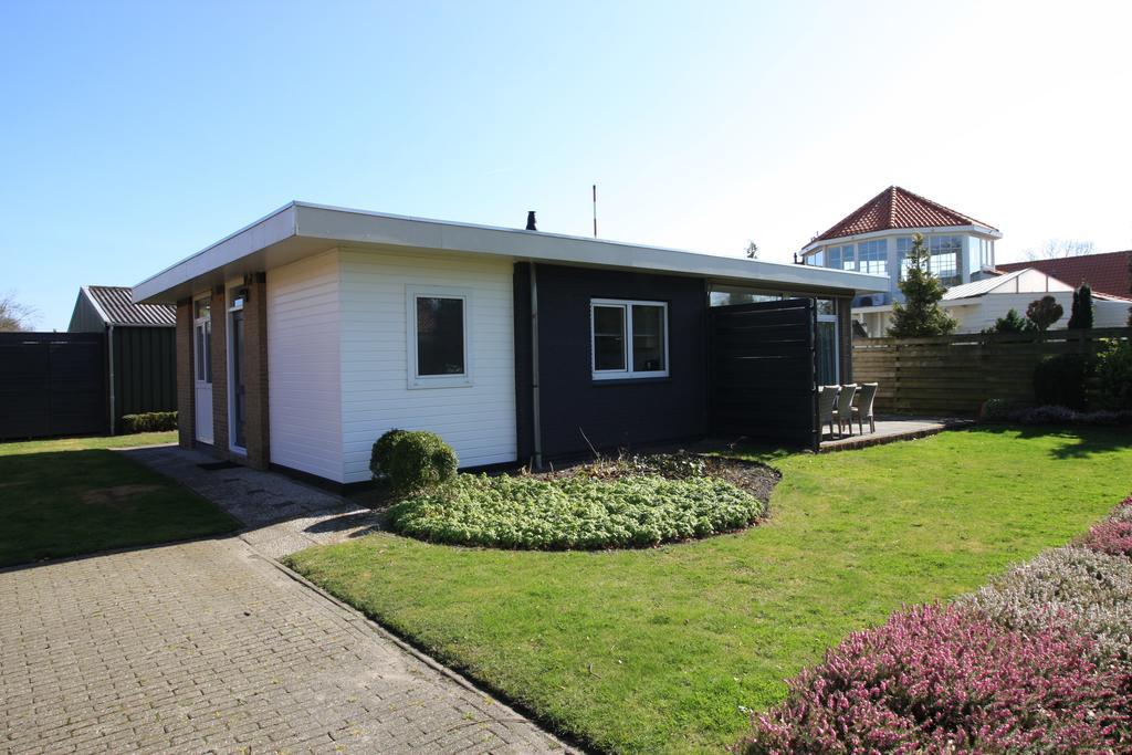 Bungalow Garden View