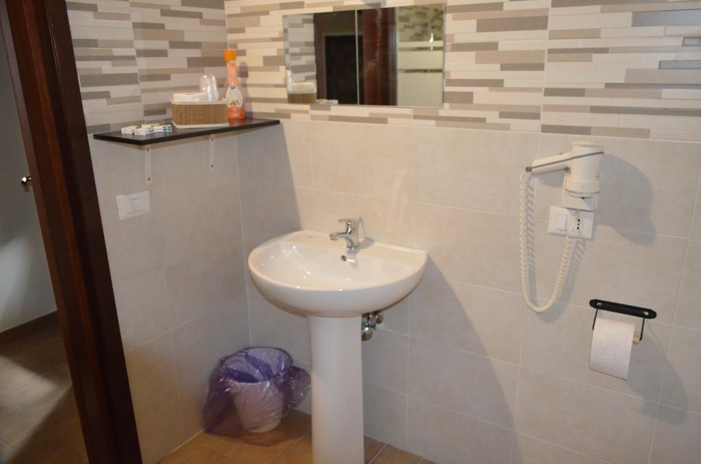 Single Room Private Bathroom