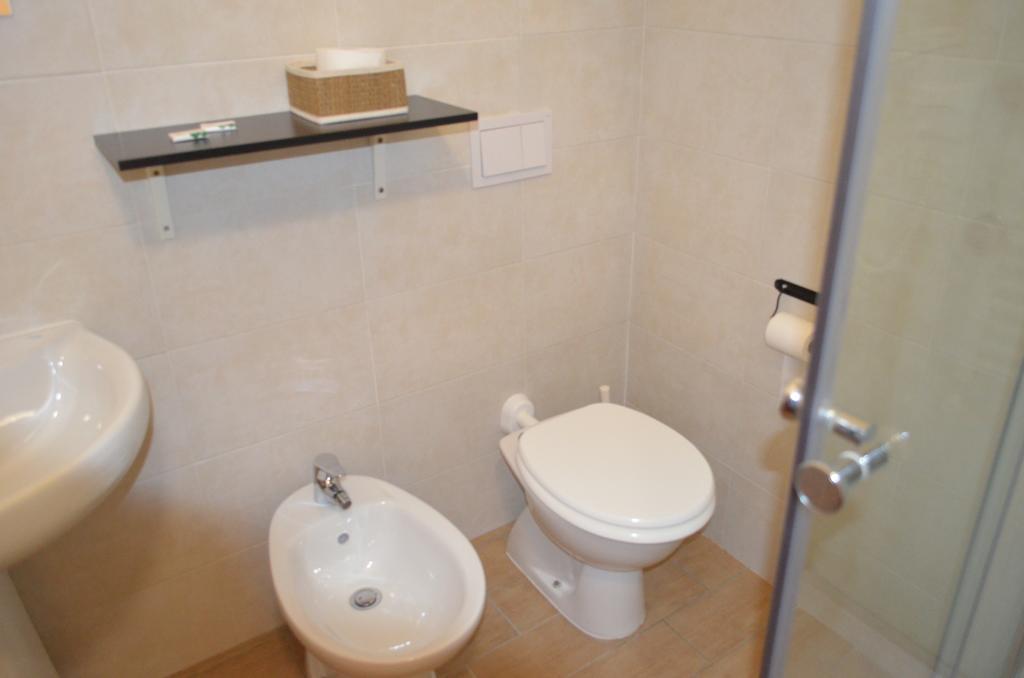 Single Room Private Bathroom